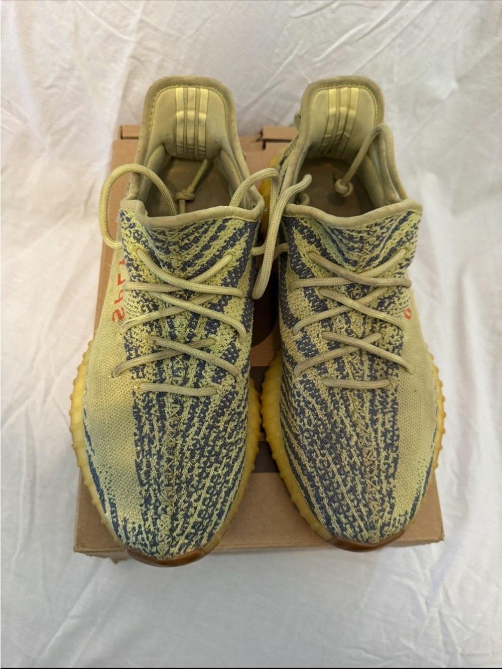 Adidas Yeezy Boost 350 V2
2018 Kayne West